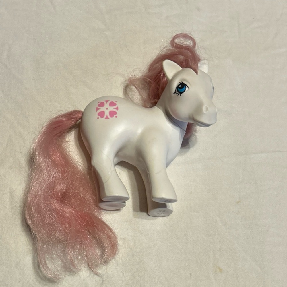 VINTAGE 1983 HASBRO MY LITTLE PONY G1 EARTH PONIES SUNDANCE WHITE PINK HEARTS